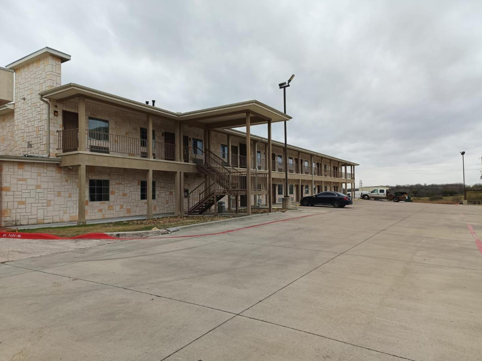 Westwood Inn By Oyo Gonzales Tx Exterior photo